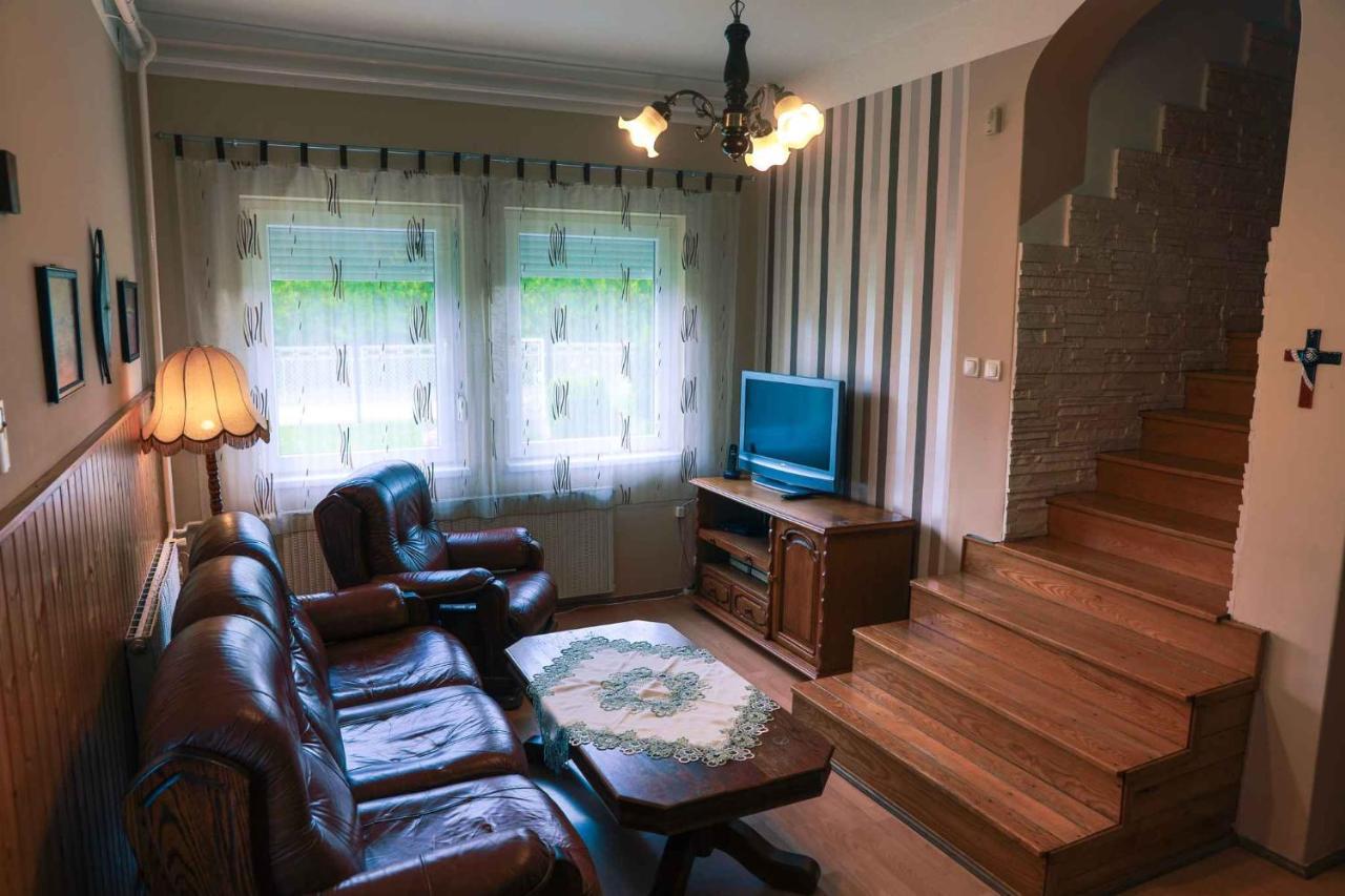 Holiday Home In Balatonkeresztur 19455 ภายนอก รูปภาพ